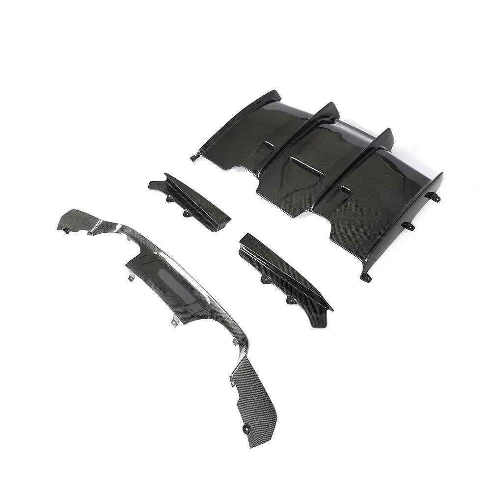 Carbon Heckdiffusor Varis passend für BMW M3 F80 und M4 F82 2015 bis 2019